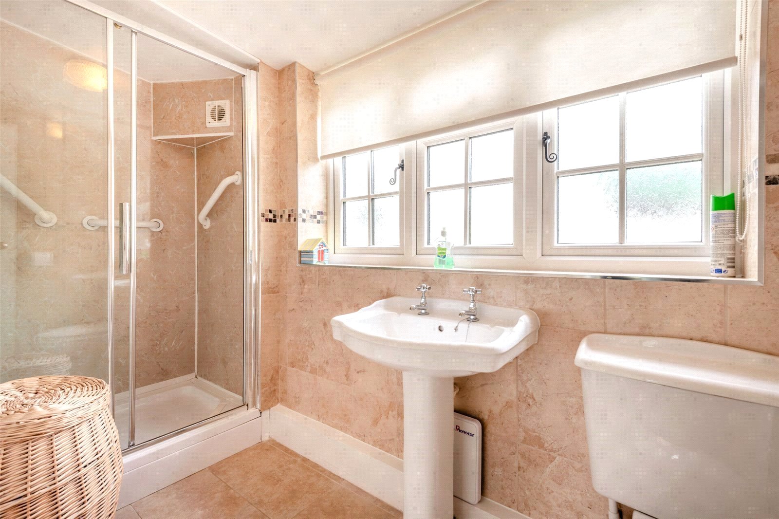 Detached House for sale with 5 bedrooms, Burley Road, Bransgore Fine