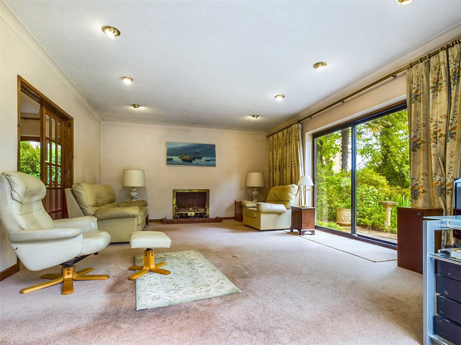 Detached House for sale with 4 bedrooms, Rothesay Drive, Highcliffe