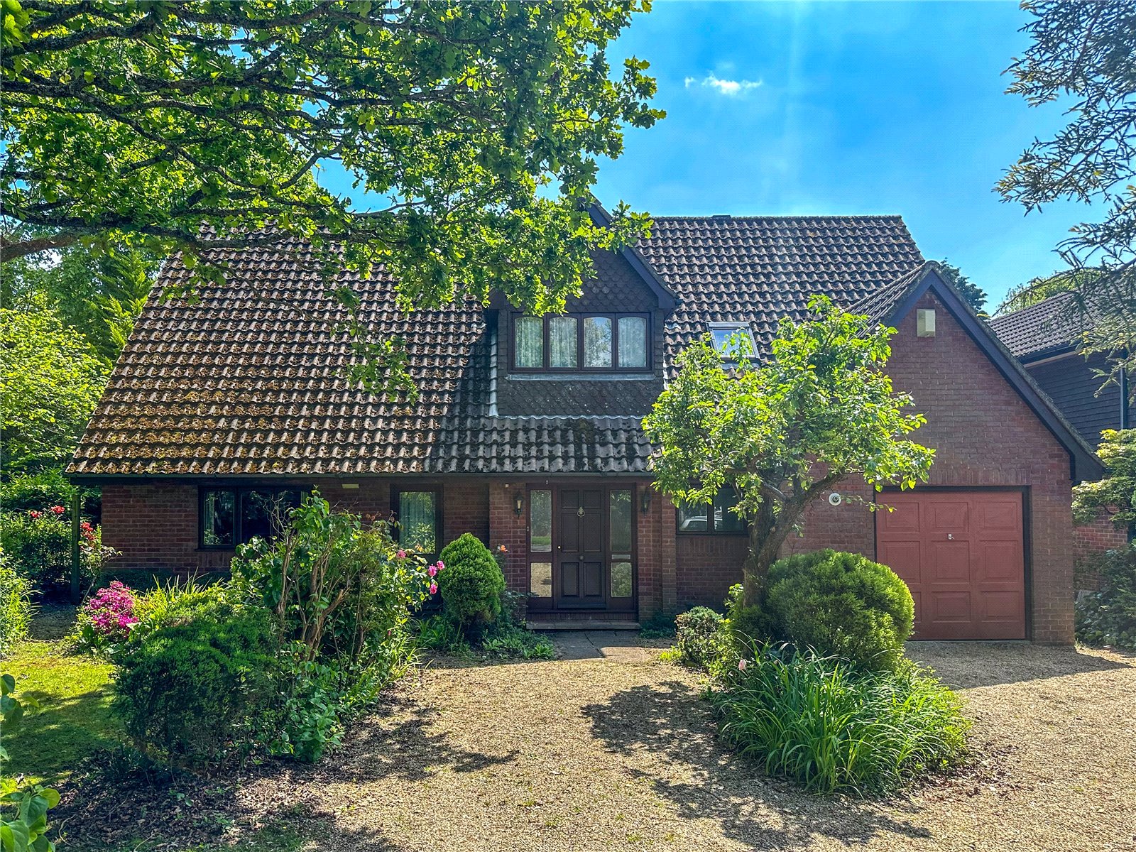 Detached House for sale with 4 bedrooms, Rothesay Drive, Highcliffe