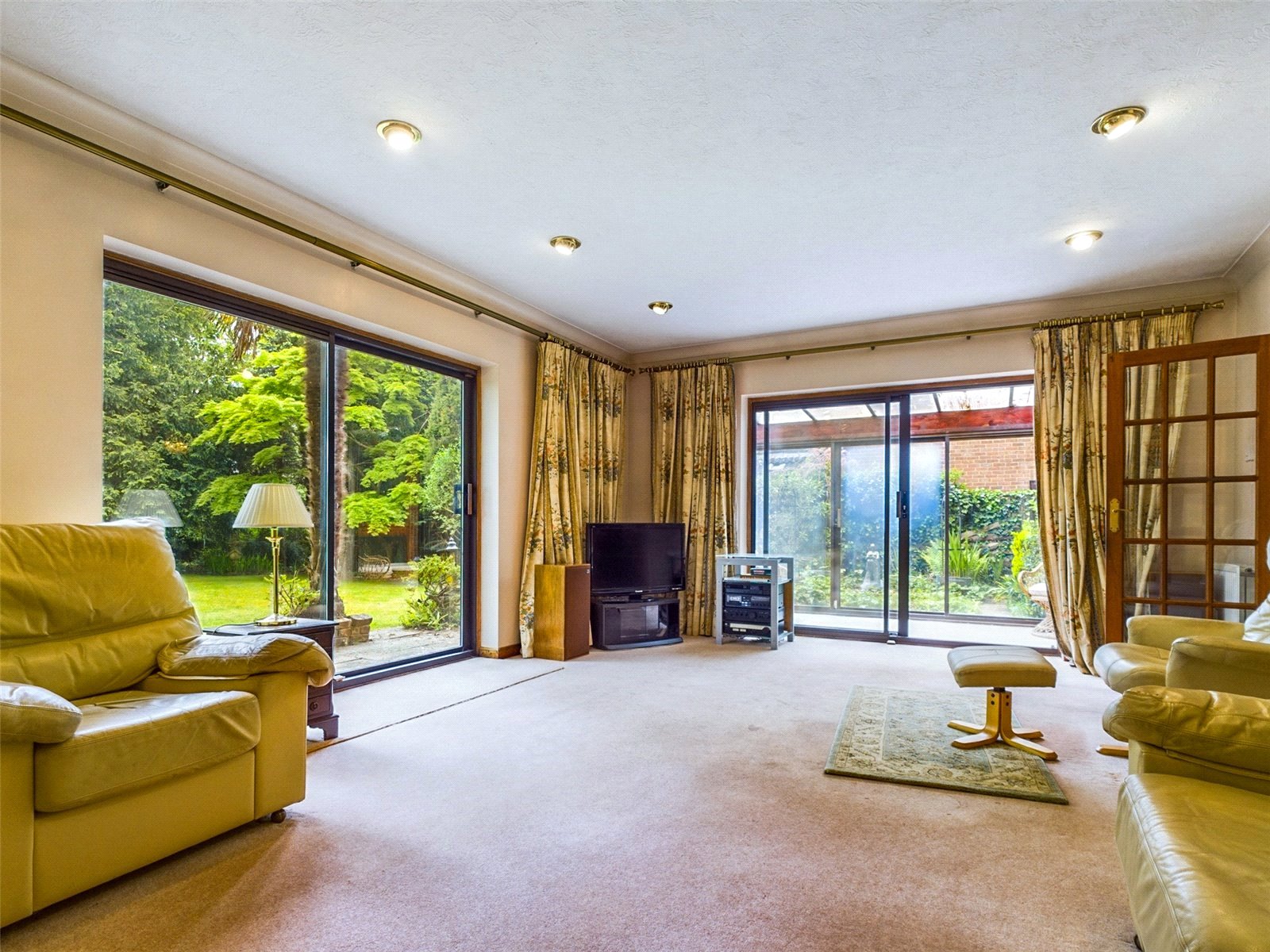 Detached House for sale with 4 bedrooms, Rothesay Drive, Highcliffe