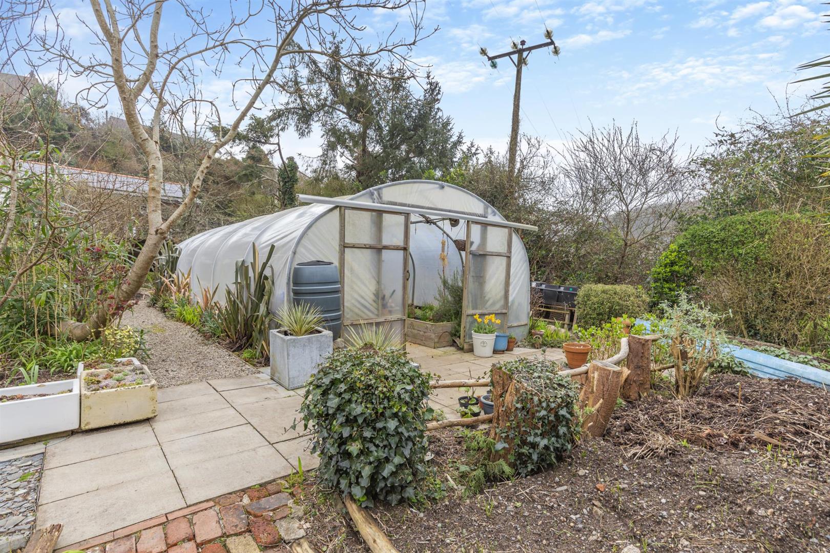 Detached House for sale with 3 bedrooms, Porthallow, St. Keverne Fine