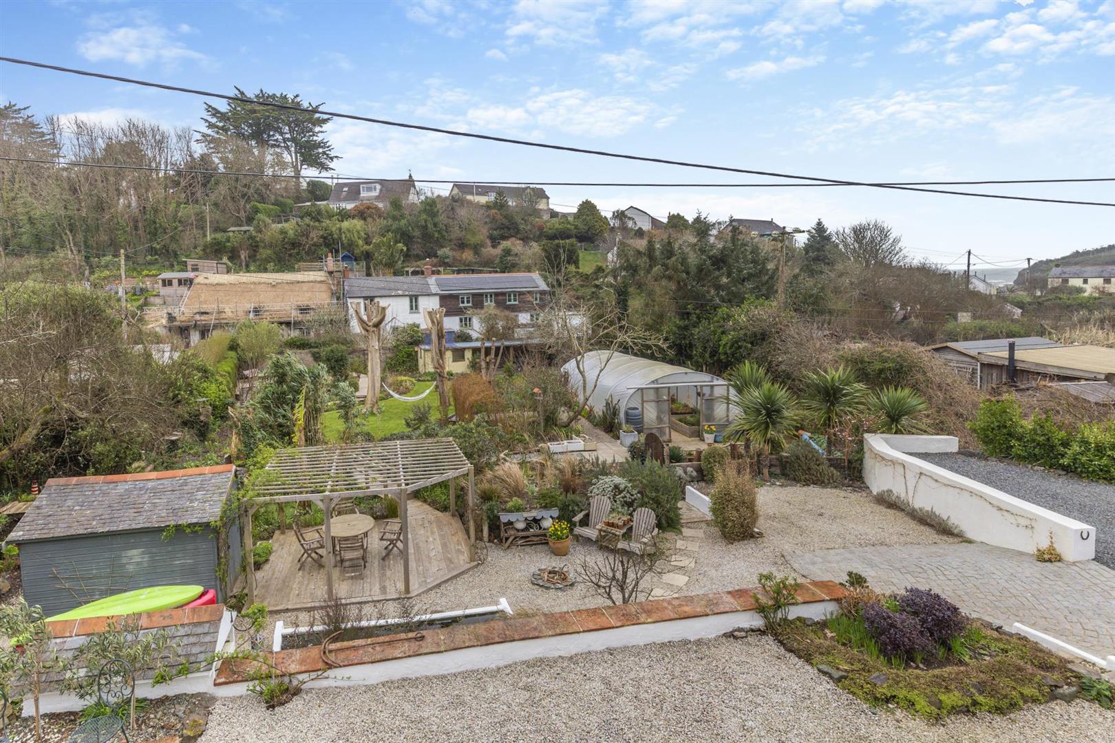 Detached House for sale with 3 bedrooms, Porthallow, St. Keverne Fine