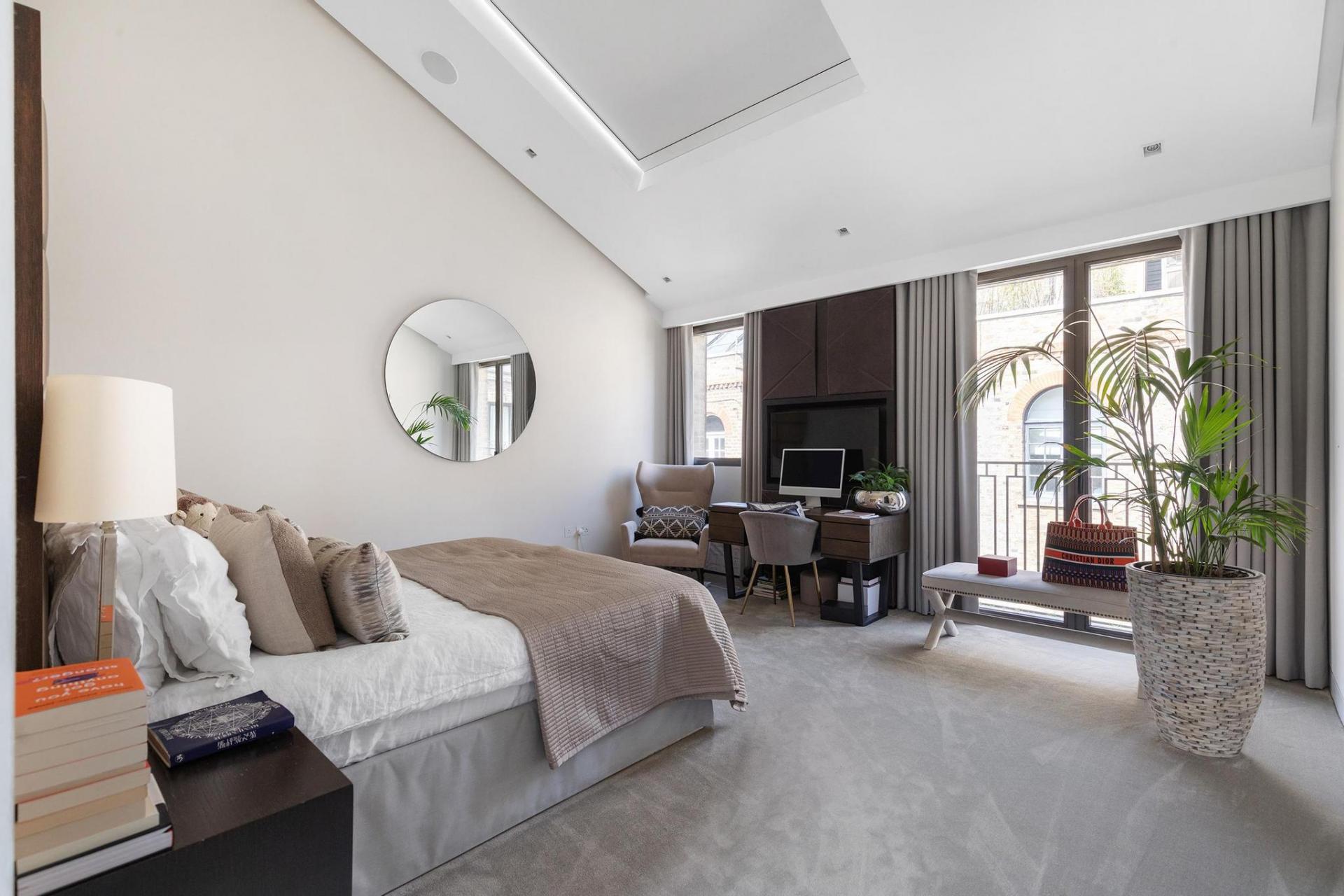 Mews House for sale with 4 bedrooms, Westbourne Grove Mews, W11 Fine