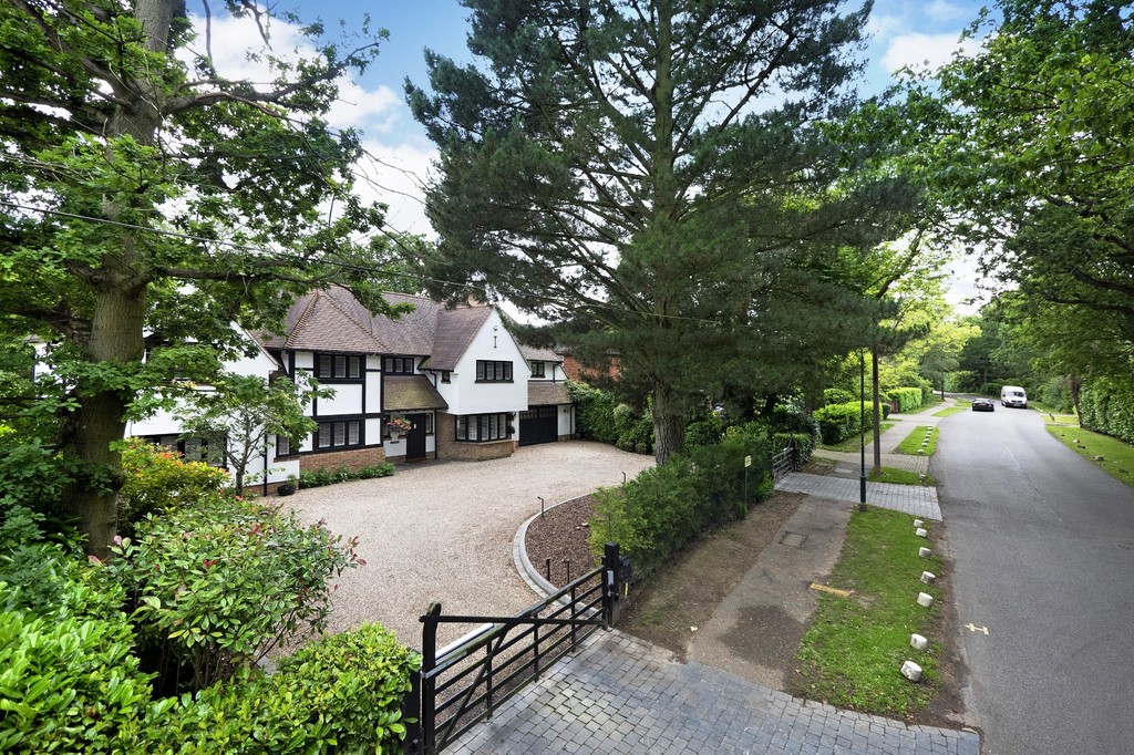 5 bedroom Detached House for sale in Hutton, Brentwood