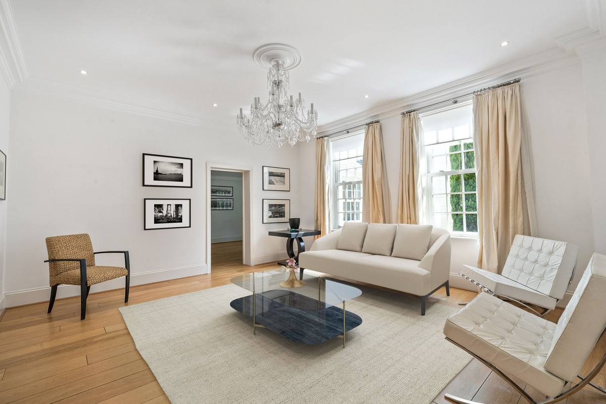 Detached House for sale with 8 bedrooms, Friary Road, Ascot Fine