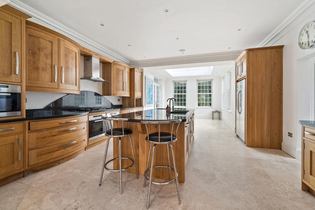 Detached House for sale with 8 bedrooms, Friary Road, Ascot Fine & Country