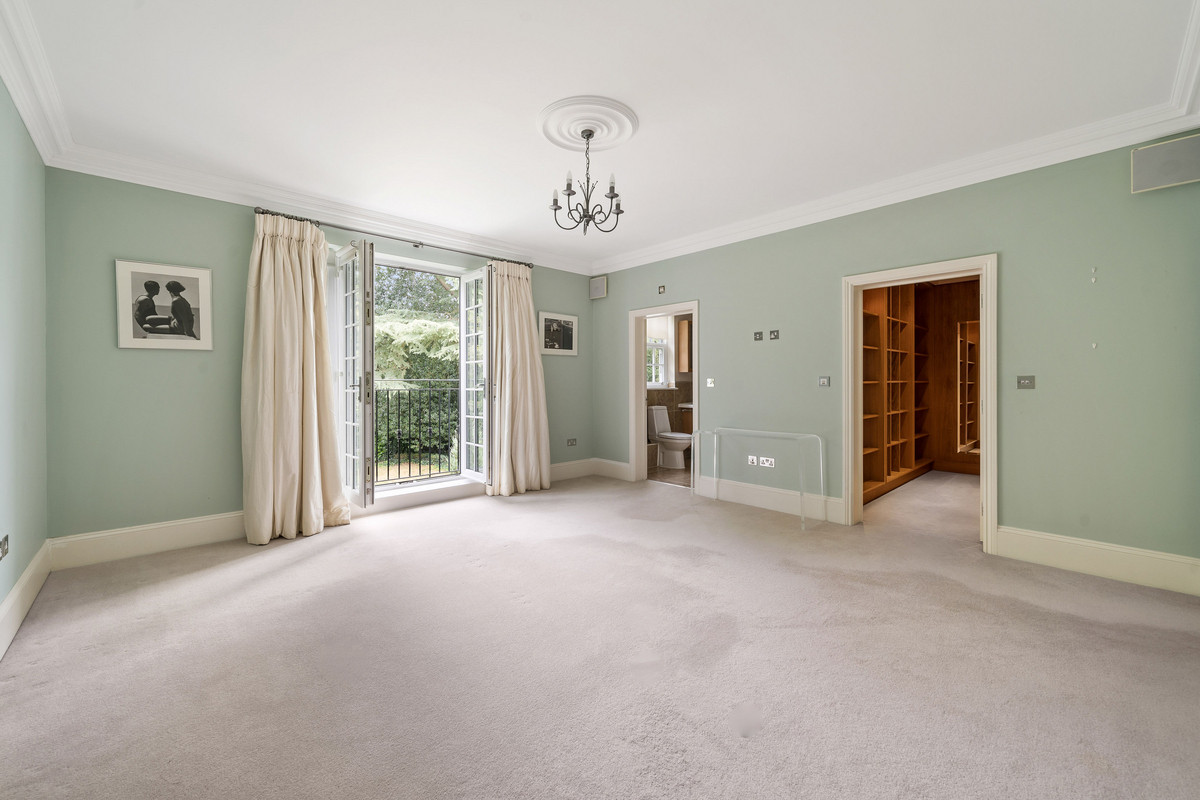 Detached House for sale with 8 bedrooms, Friary Road, Ascot Fine