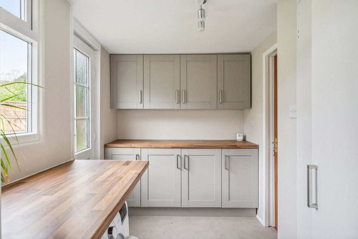 Detached House for sale with 4 bedrooms, Greyfriars Drive, Ascot Fine