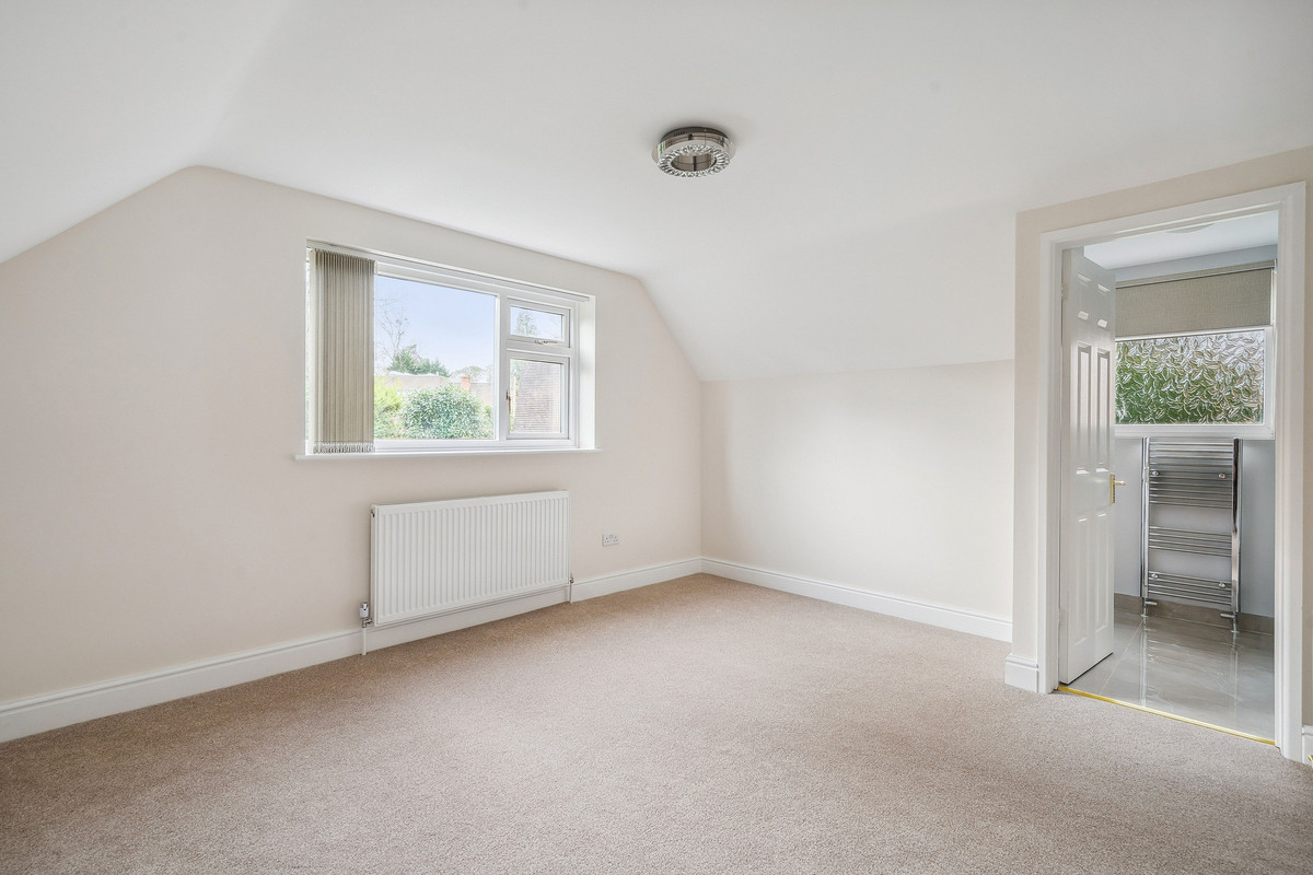 Detached House for sale with 4 bedrooms, Greyfriars Drive, Ascot Fine