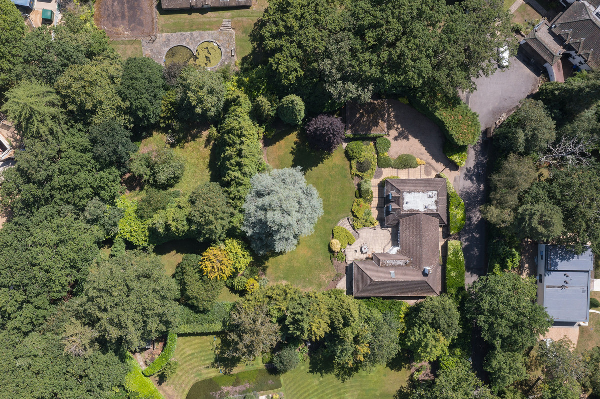 Detached House for sale with 4 bedrooms, Portnall Drive, Wentworth Fine & Country