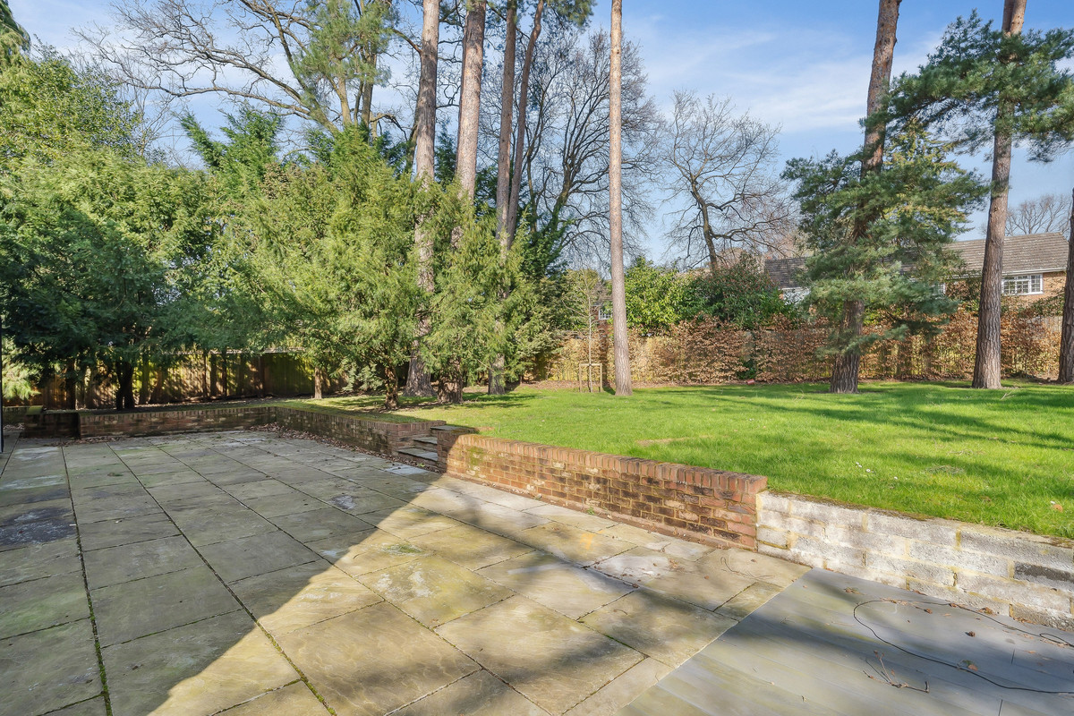 Detached House for sale with 4 bedrooms, Llanvair Close, Ascot Fine