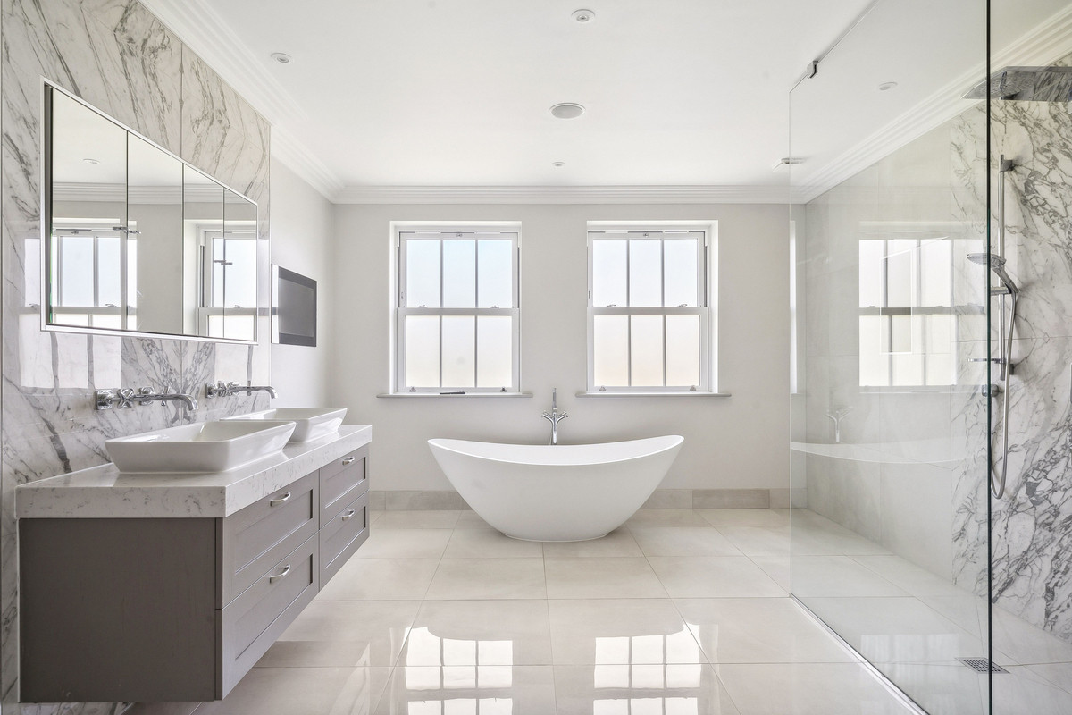 Detached House for sale with 4 bedrooms, Llanvair Close, Ascot Fine