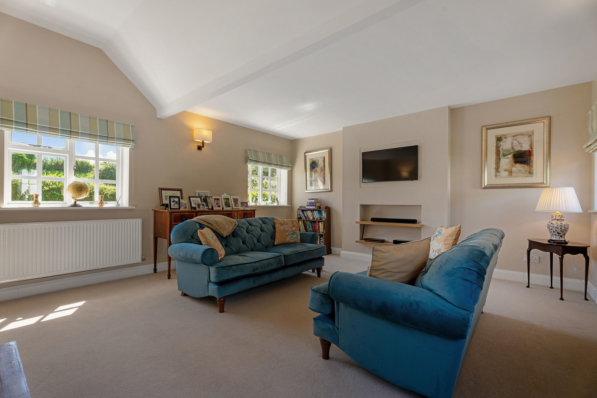 Link Detached House for sale with 3 bedrooms, Hawford House Hawford