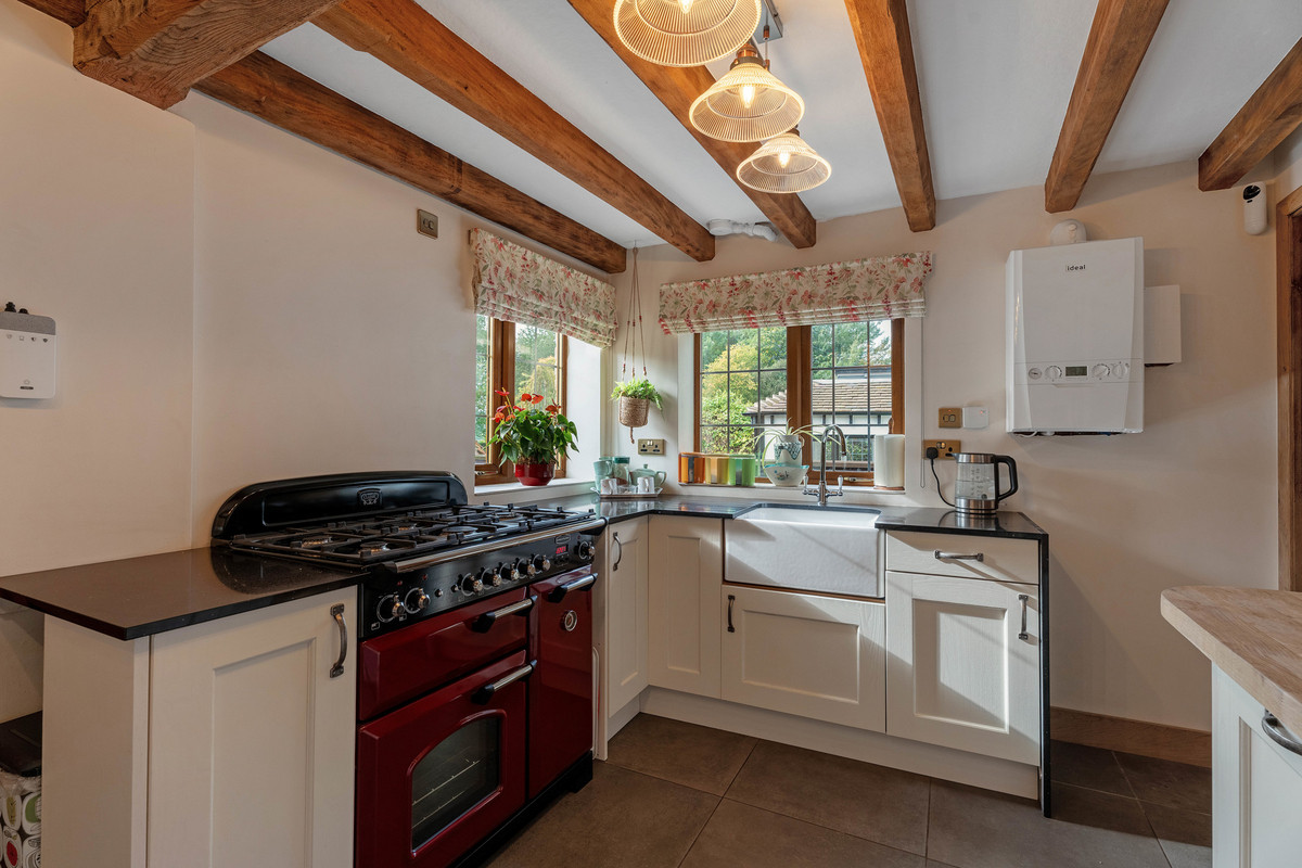 Detached House for sale with 2 bedrooms, Stoke Pound Lane Bromsgrove