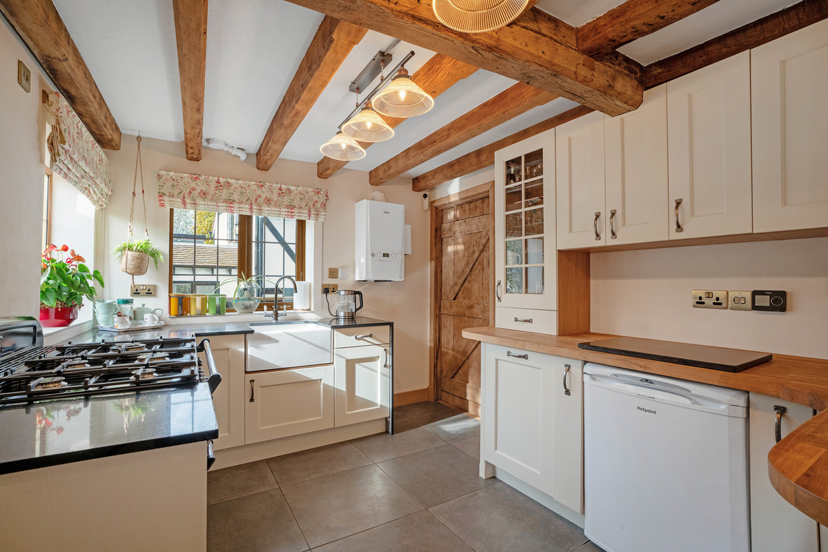 Detached House for sale with 2 bedrooms, Stoke Pound Lane Bromsgrove