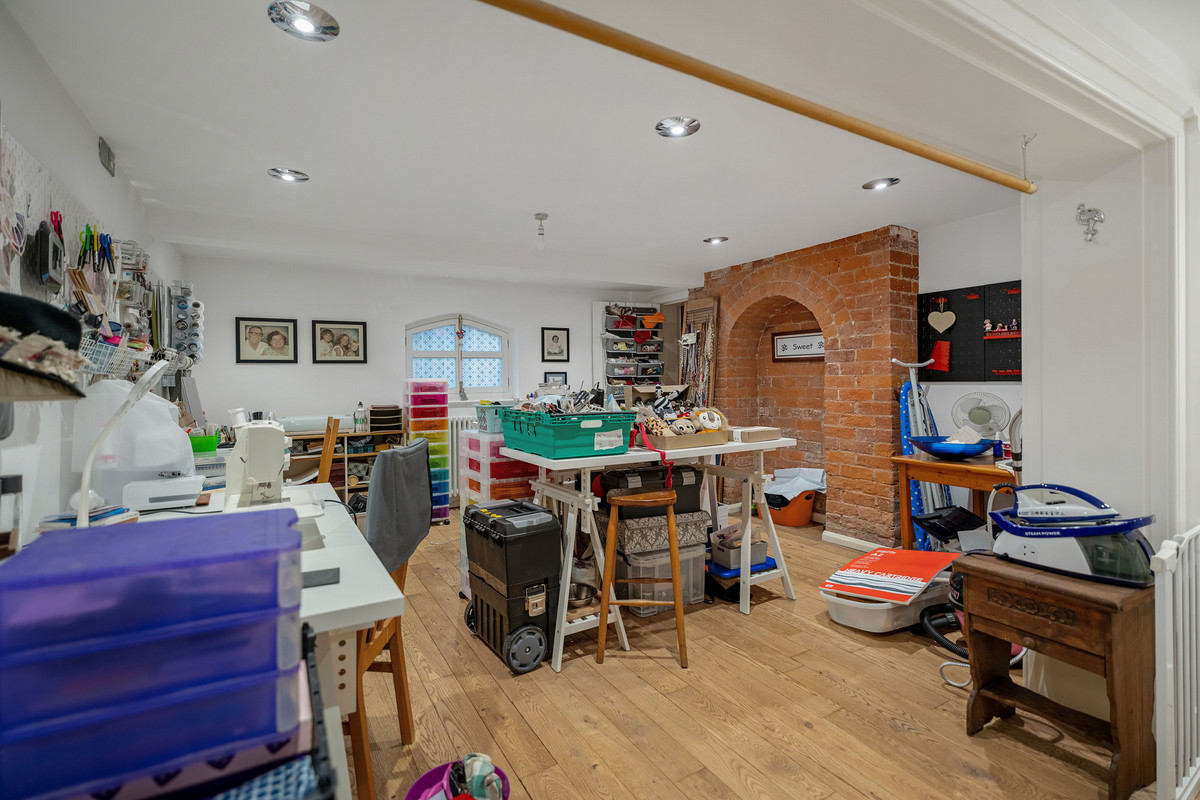 Detached House for sale with 6 bedrooms, Lansdowne Crescent Worcester, Worcestershire Fine