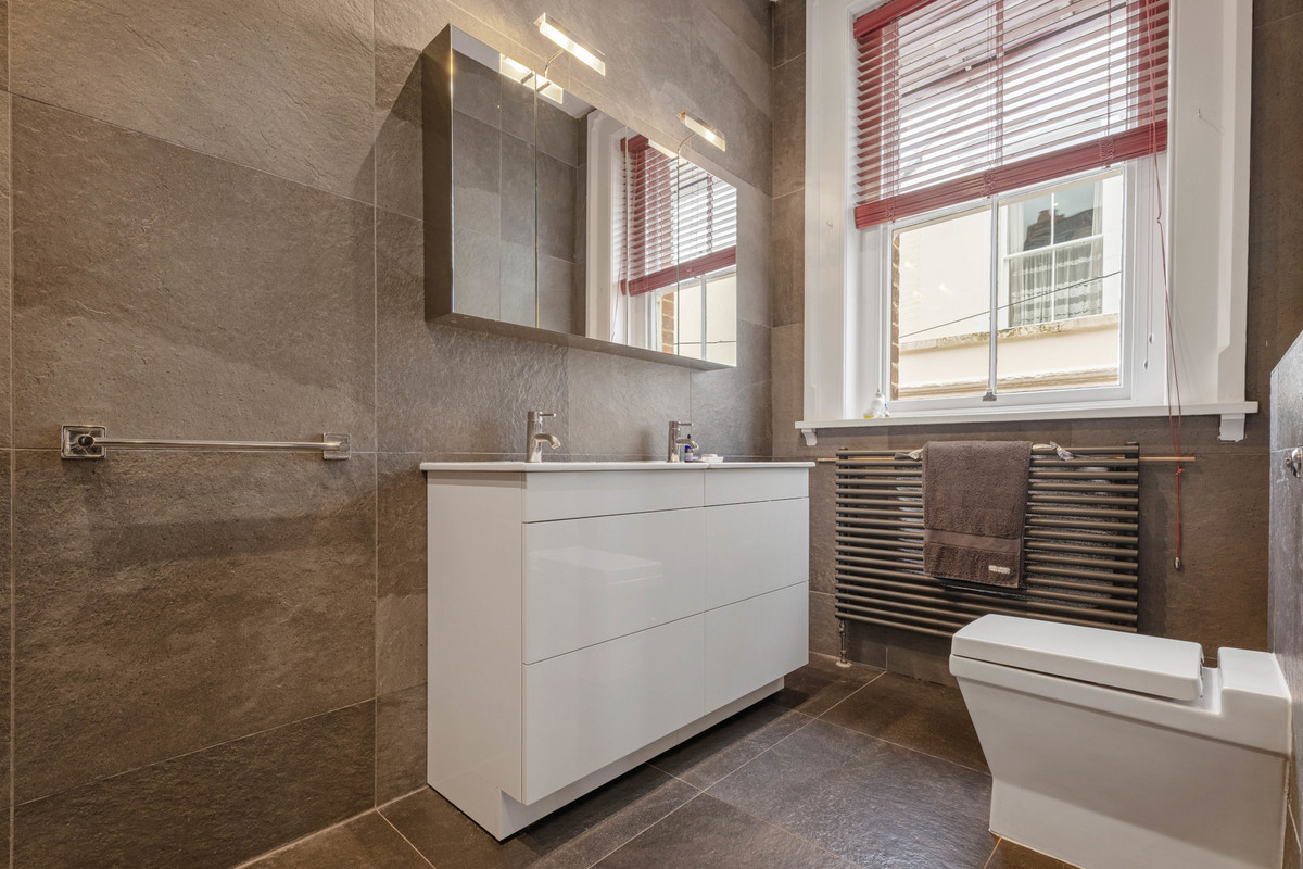 Detached House for sale with 6 bedrooms, Lansdowne Crescent Worcester