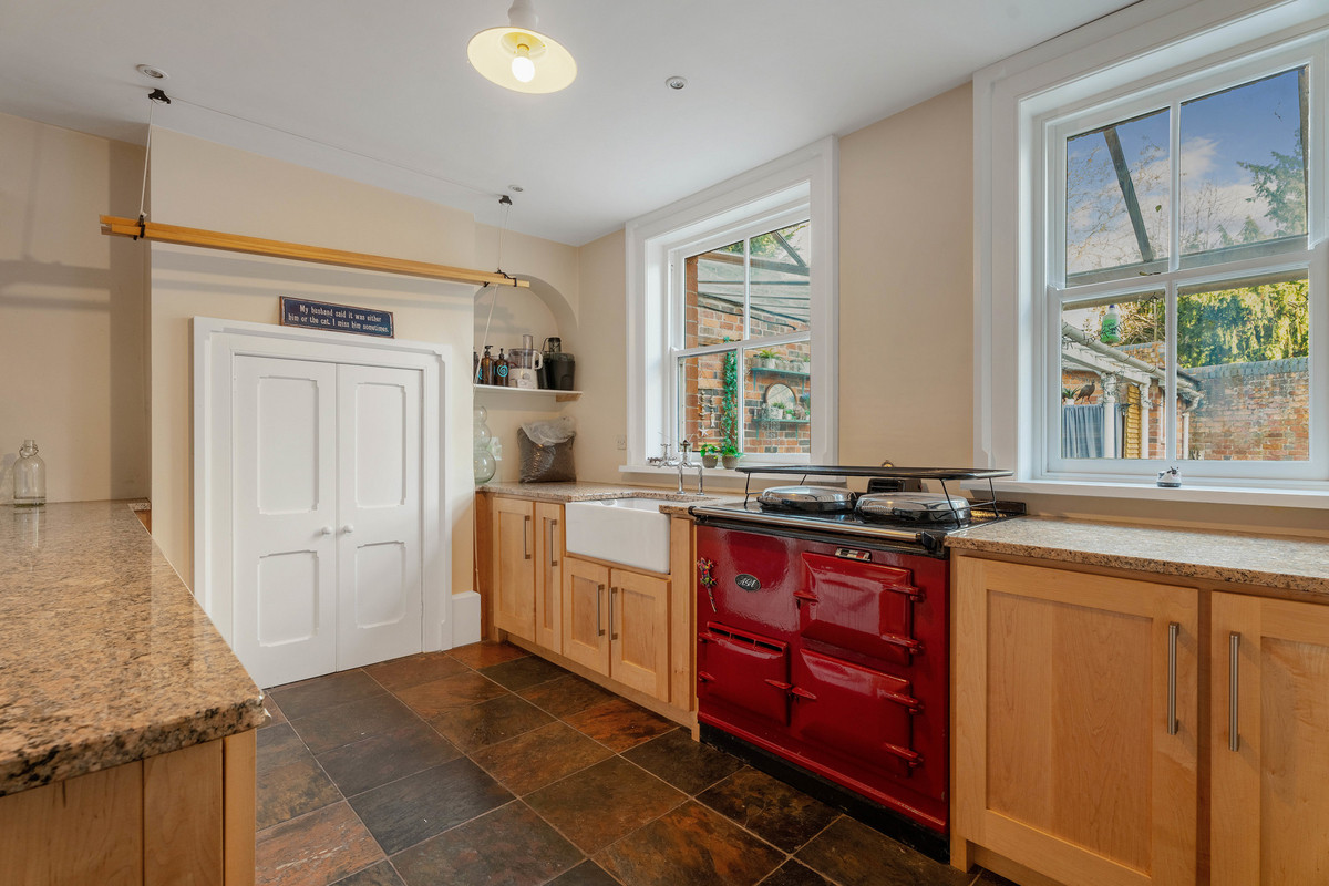 Detached House for sale with 6 bedrooms, Lansdowne Crescent Worcester