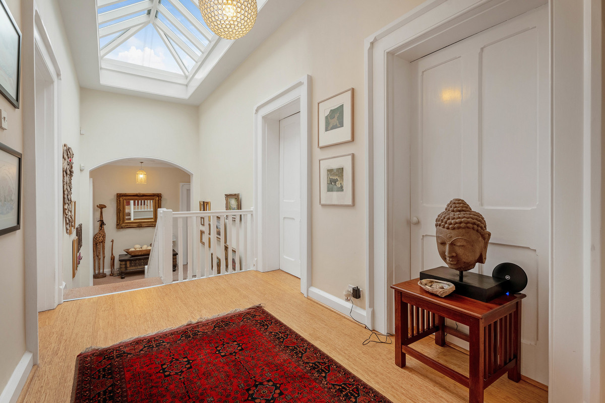 Detached House for sale with 6 bedrooms, Lansdowne Crescent Worcester