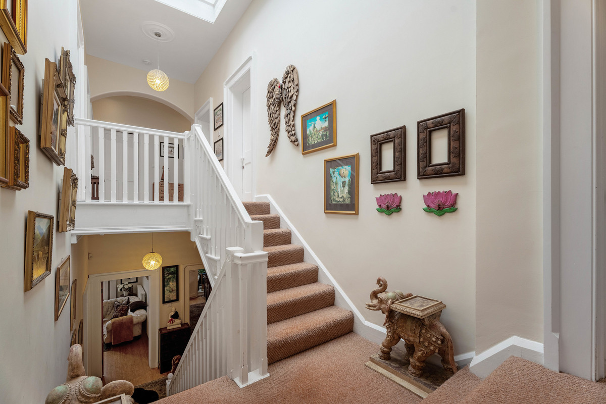 Detached House for sale with 6 bedrooms, Lansdowne Crescent Worcester