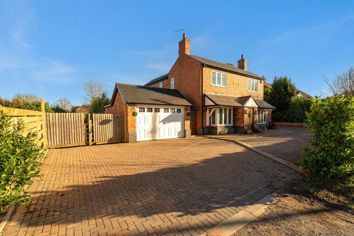 Detached House for sale with 4 bedrooms, Crown East Lane Lower