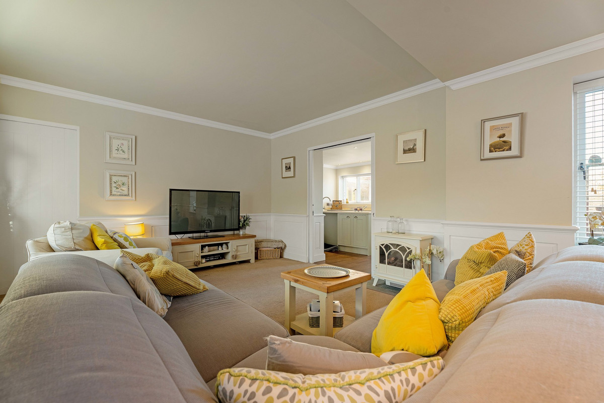 Detached House for sale with 4 bedrooms, Crown East Lane Lower