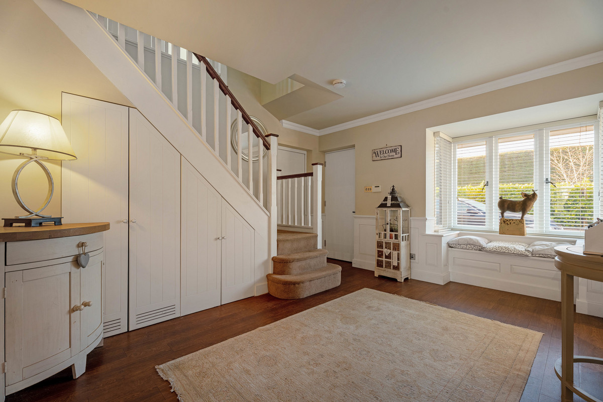 Detached House for sale with 4 bedrooms, Crown East Lane Lower