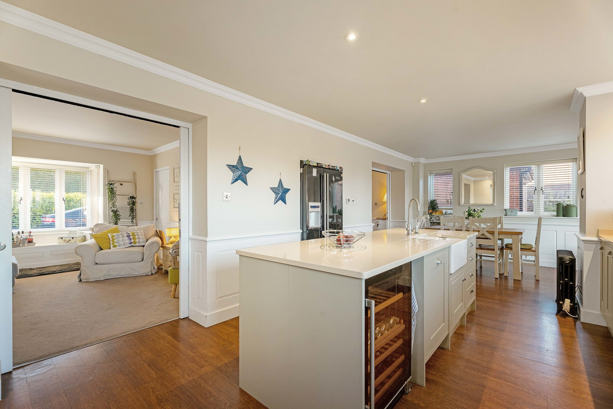 Detached House for sale with 4 bedrooms, Crown East Lane Lower