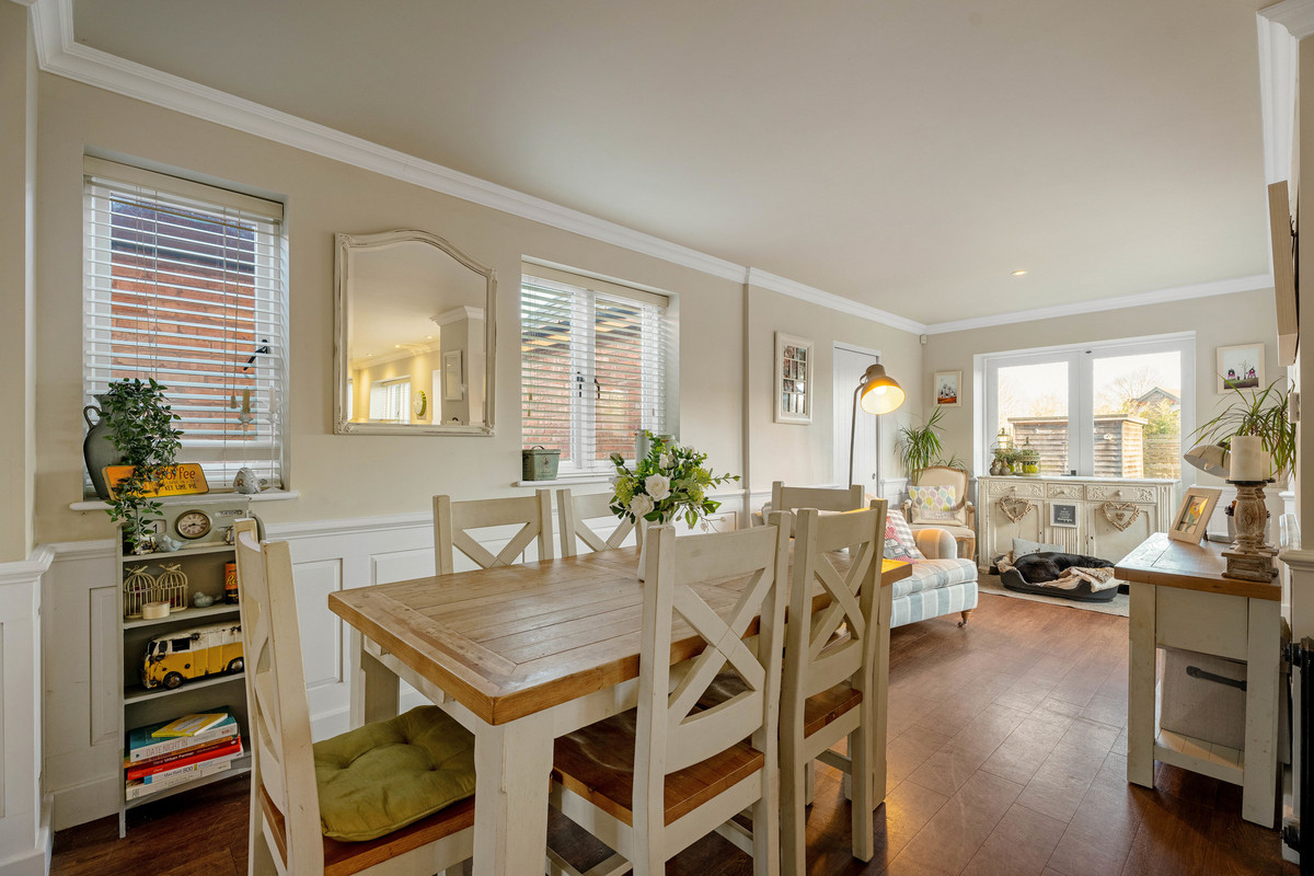 Detached House for sale with 4 bedrooms, Crown East Lane Lower