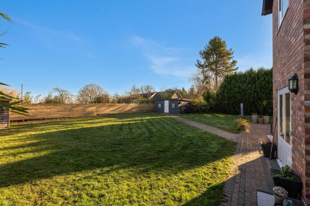 Detached House for sale with 4 bedrooms, Crown East Lane Lower