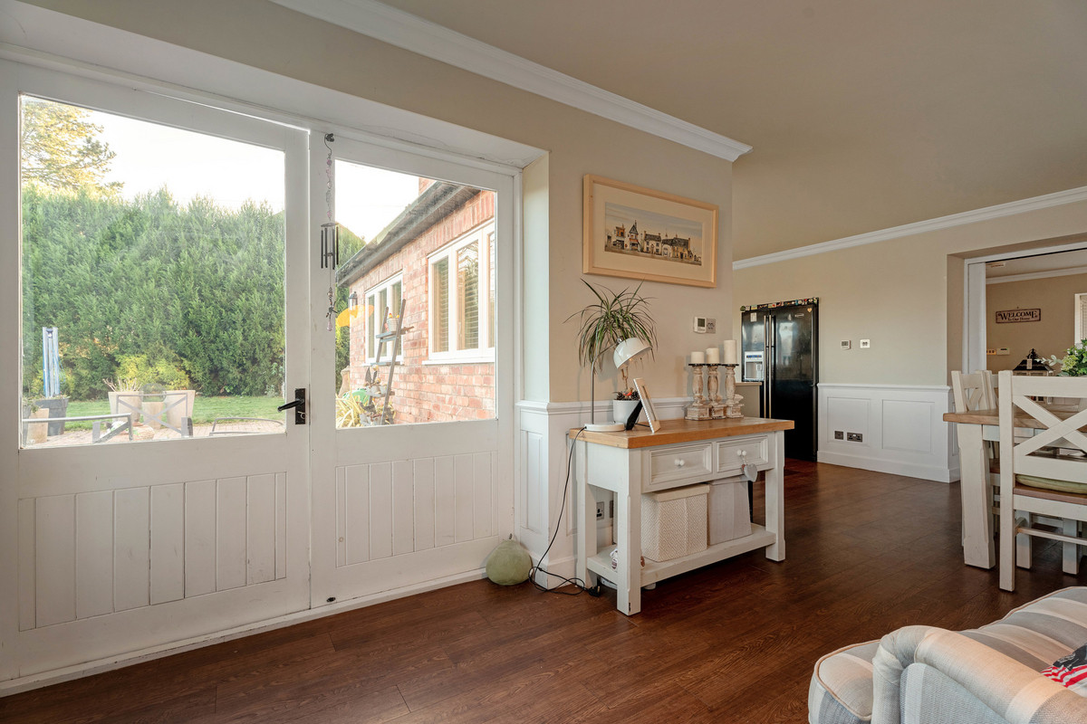 Detached House for sale with 4 bedrooms, Crown East Lane Lower