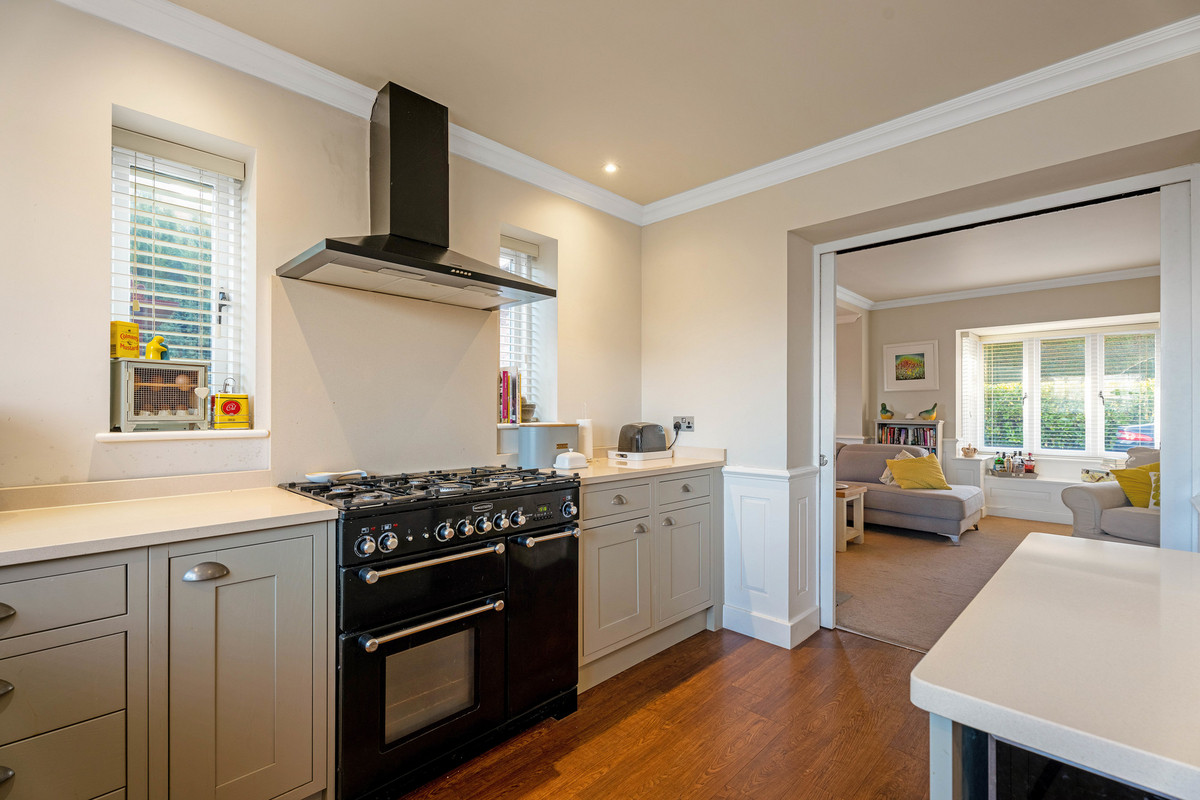 Detached House for sale with 4 bedrooms, Crown East Lane Lower