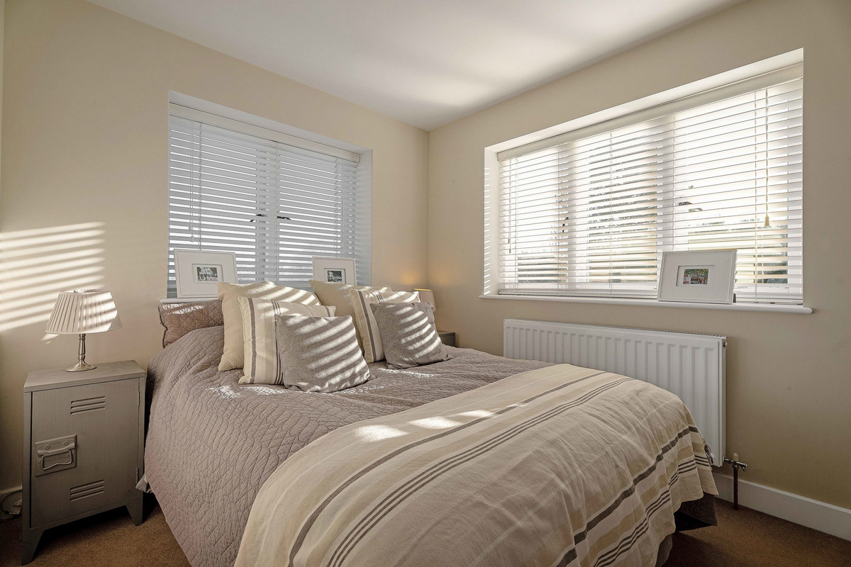 Detached House for sale with 4 bedrooms, Crown East Lane Lower