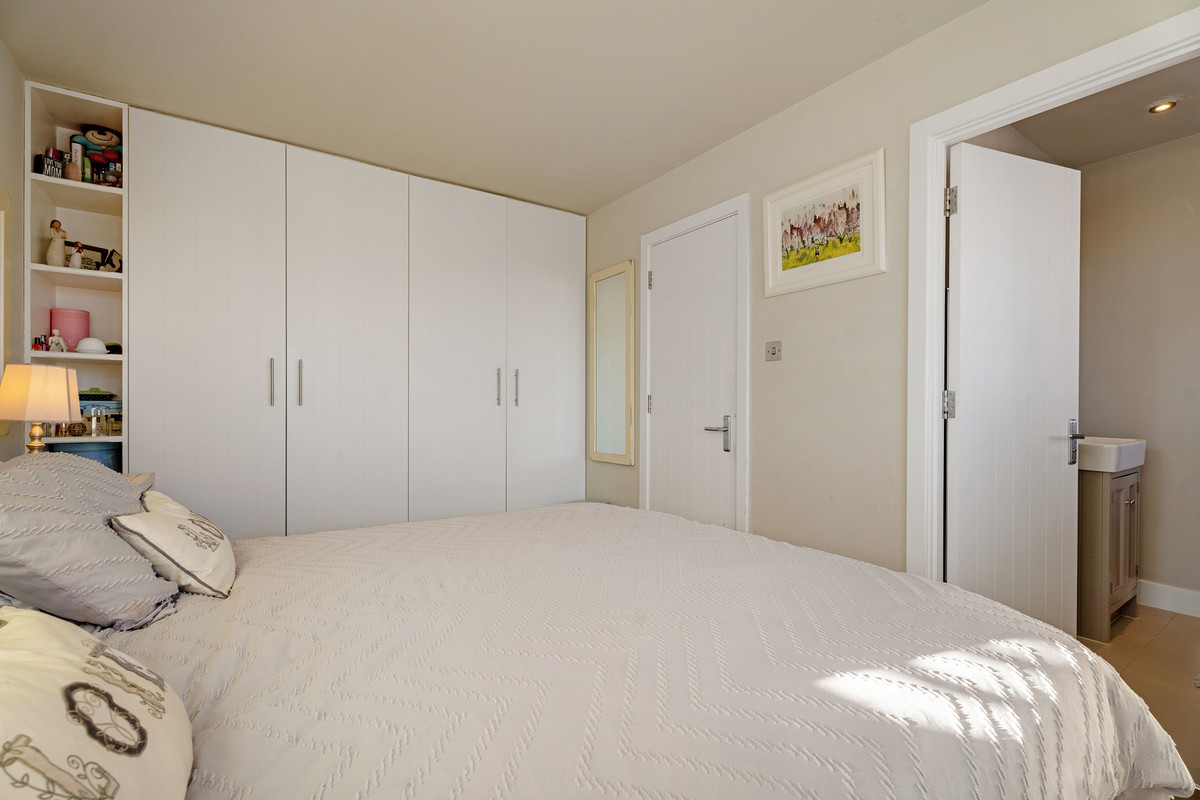 Detached House for sale with 4 bedrooms, Crown East Lane Lower