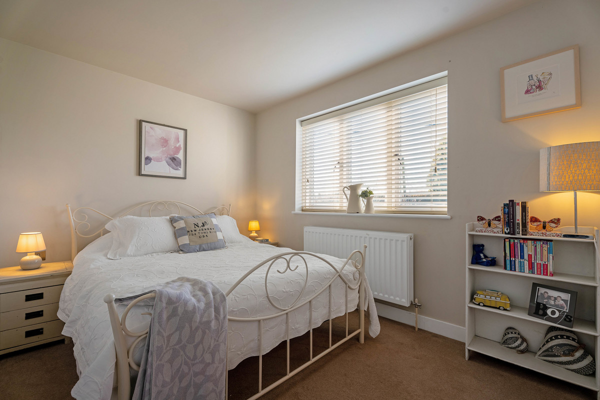 Detached House for sale with 4 bedrooms, Crown East Lane Lower