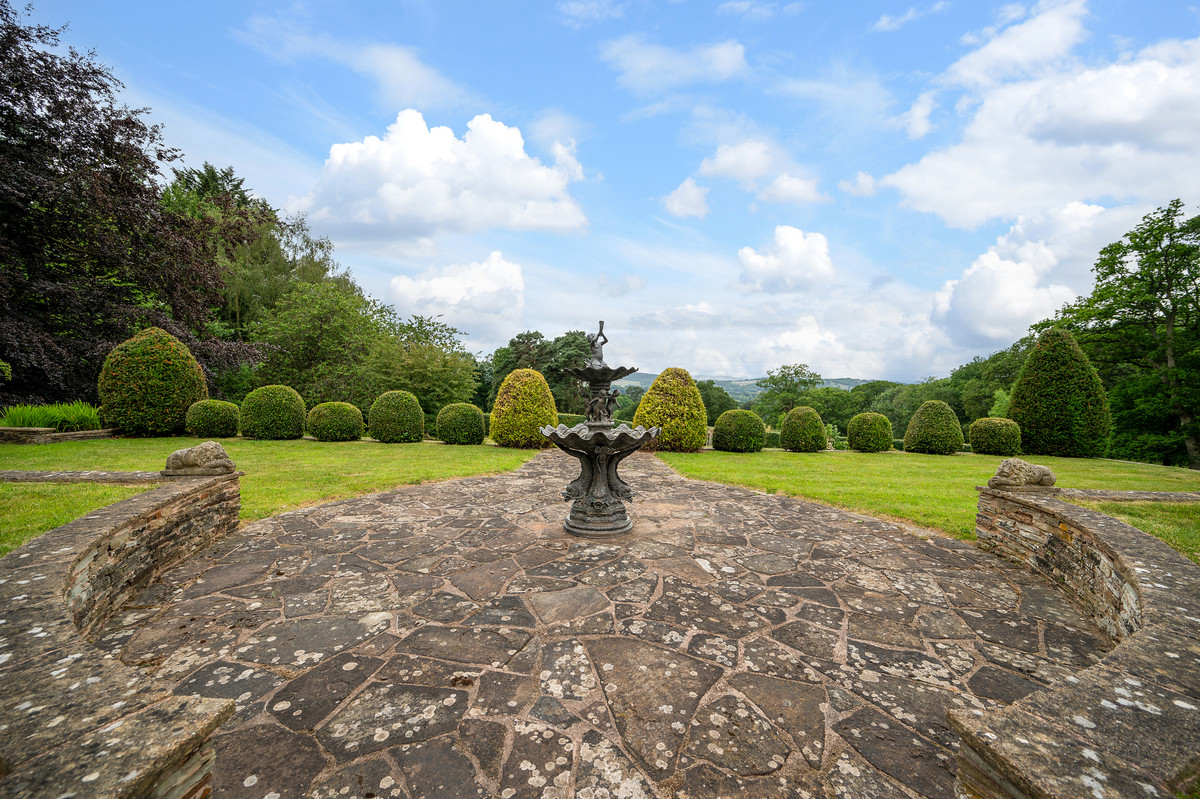 Country House for sale with 8 bedrooms, Jubilee Drive Malvern