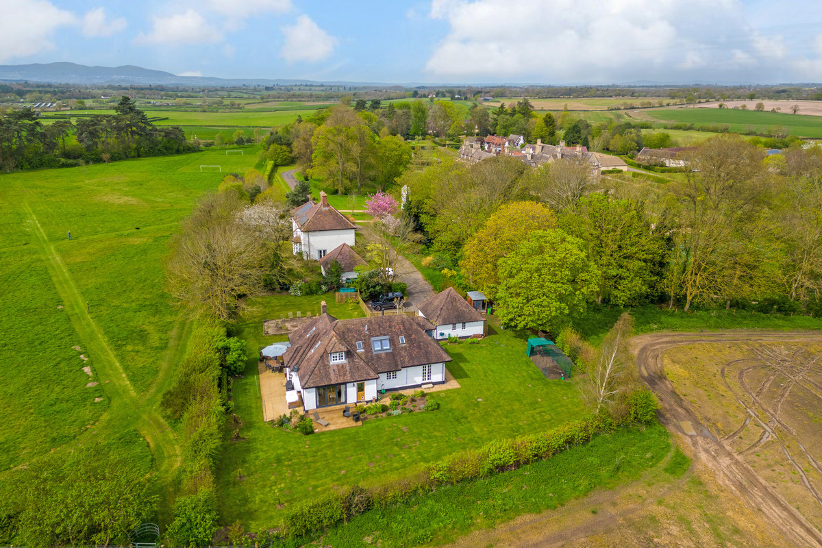 Detached House for sale with 4 bedrooms, Besford Court Estate Besford