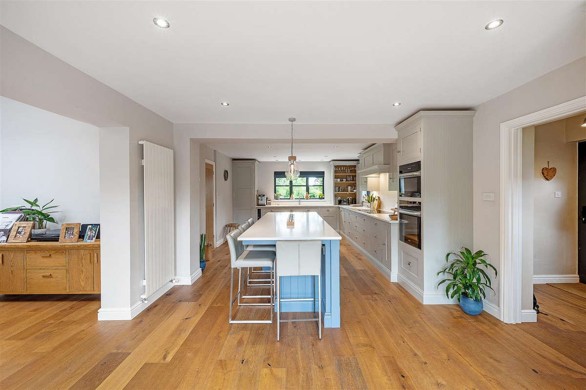 Detached House for sale with 6 bedrooms, Himbleton Droitwich