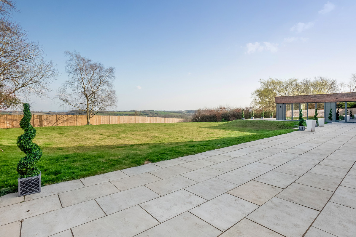 Detached House for sale with 6 bedrooms, Claverdon, Warwickshire Fine