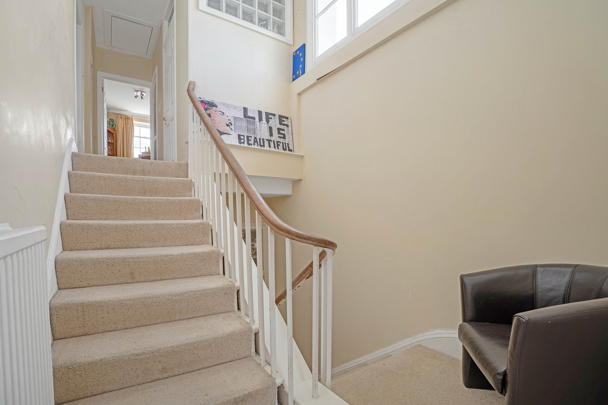 Apartment for sale with 2 bedrooms, Clarendon Square, Leamington Spa