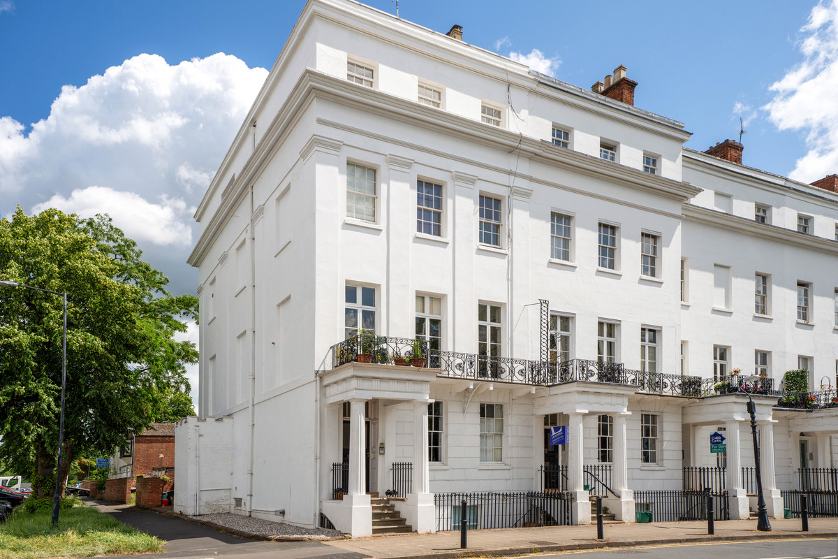Apartment for sale with 2 bedrooms, Clarendon Square, Leamington Spa