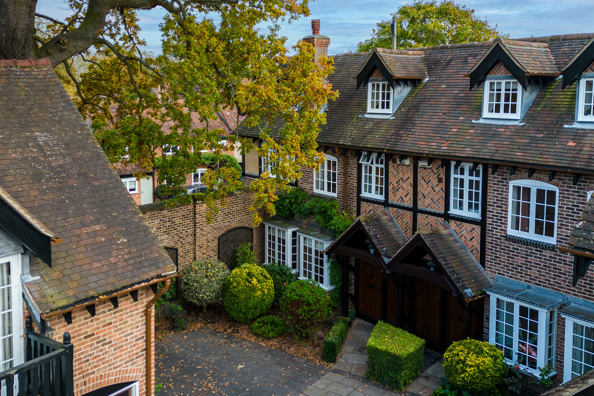 Townhouse for sale with 5 bedrooms, The Courtyard, Warwick Fine & Country
