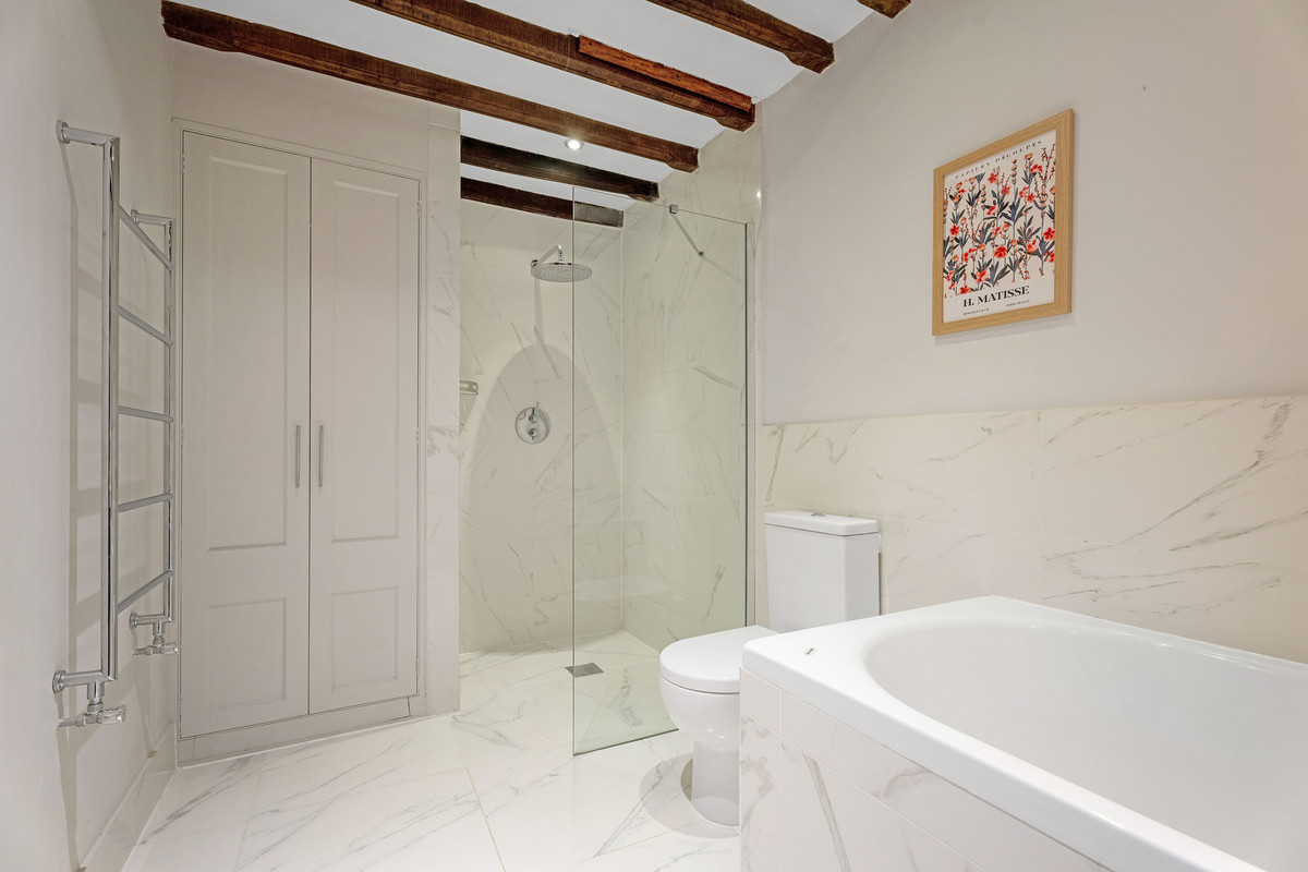 Townhouse for sale with 5 bedrooms, The Courtyard, Warwick Fine & Country