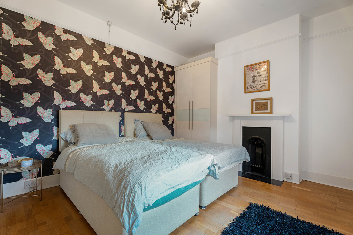 Townhouse for sale with 4 bedrooms, Clarendon Avenue, Leamington Spa Fine & Country