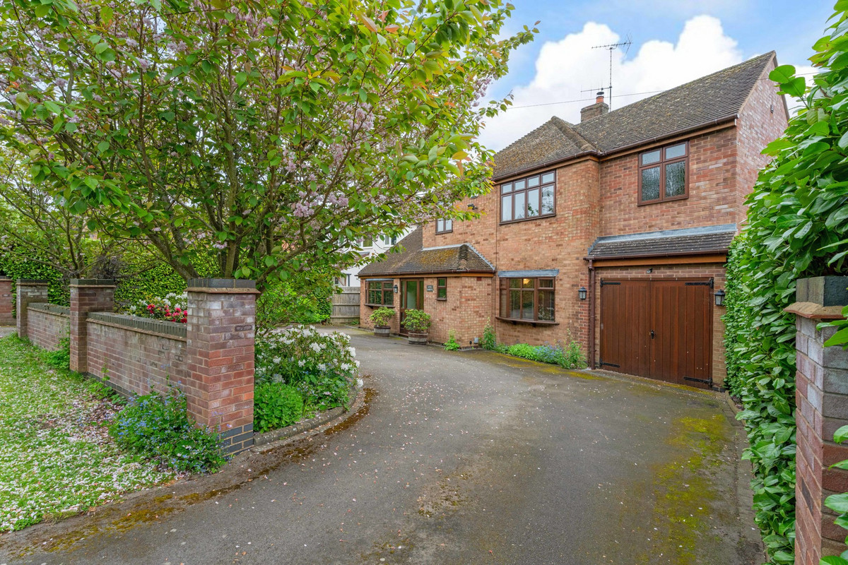 Detached House for sale with 4 bedrooms, Warwick Road Leek Wootton, Warwickshire Fine & Country