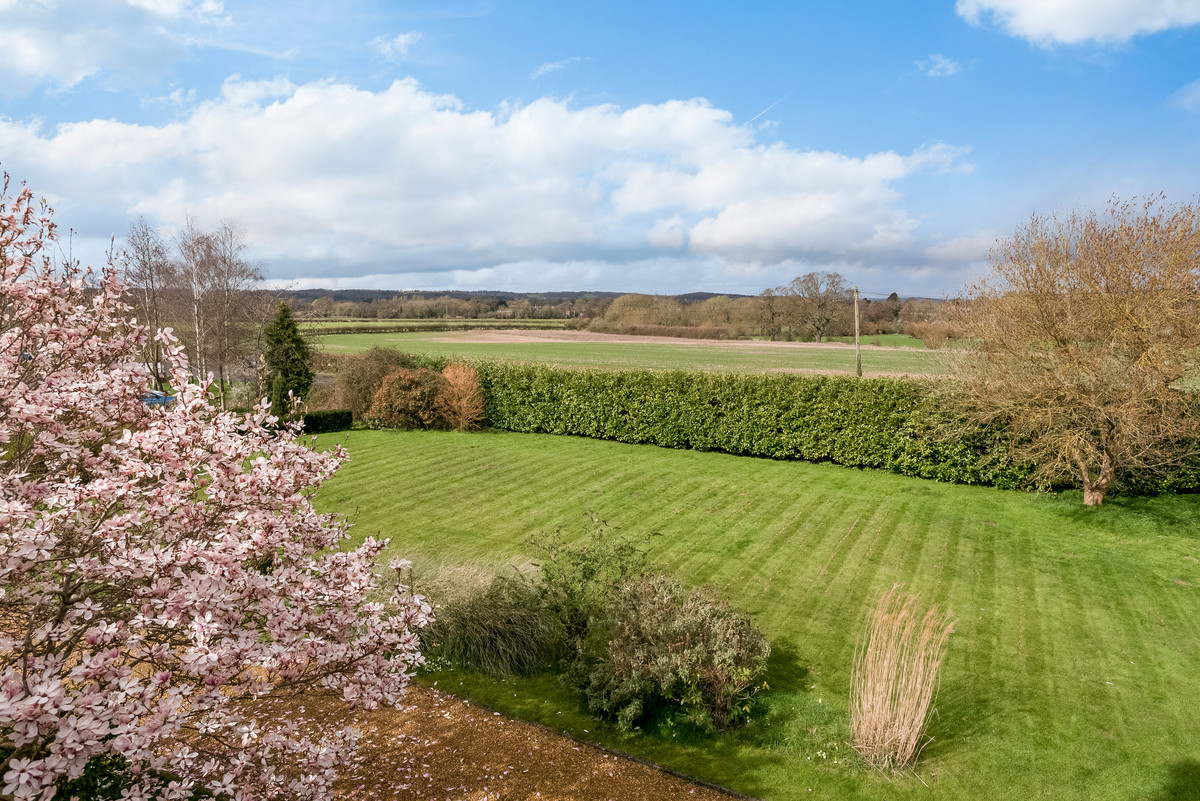 Detached House for sale with 5 bedrooms, Stratford Road Oversley Green