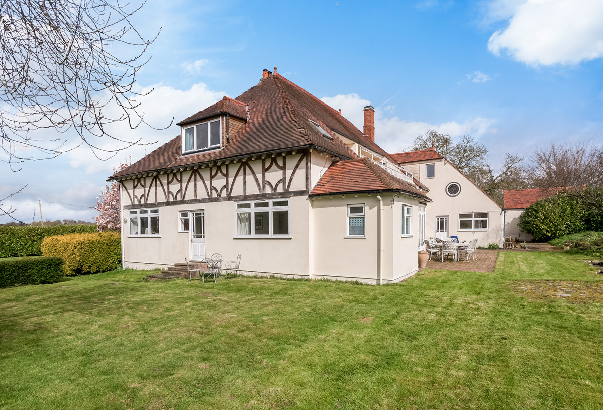 Detached House for sale with 5 bedrooms, Stratford Road Oversley Green