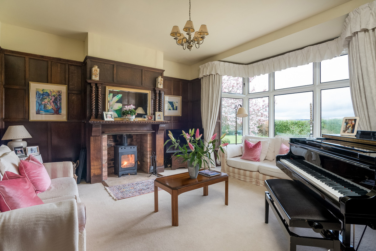 Detached House for sale with 5 bedrooms, Stratford Road Oversley Green