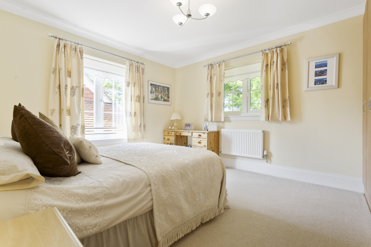 Detached House for sale with 5 bedrooms, Caigers Green Burridge Southampton, Hampshire Fine