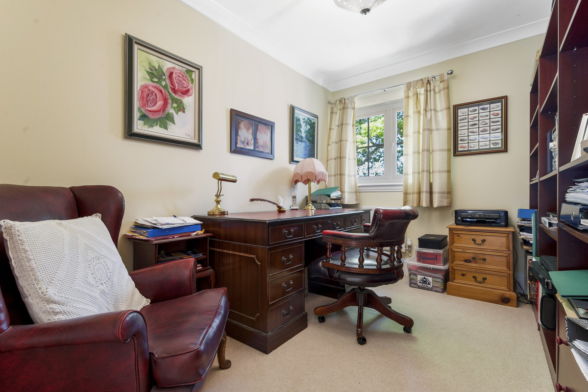 Detached House for sale with 5 bedrooms, Caigers Green Burridge